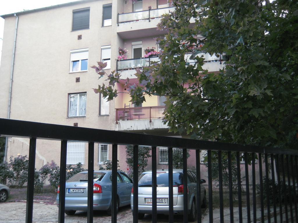 Platan Apartman Boedapest Kamer foto