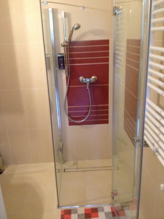 Platan Apartman Boedapest Kamer foto